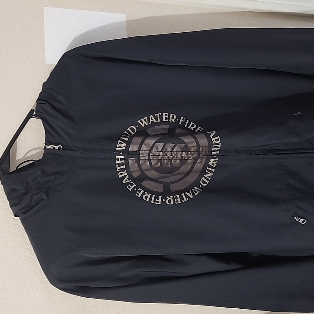 Element skateboards wind breaker
